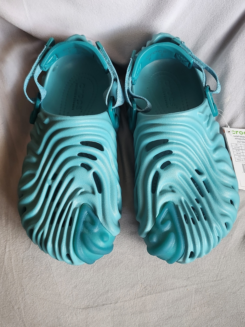 CROCS Men Turquoise Aqua Wave Water Clogs